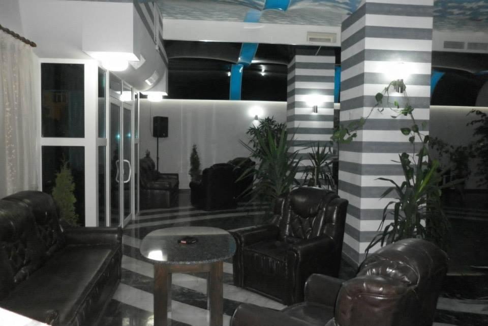 Hotel Ineul Rodna エクステリア 写真