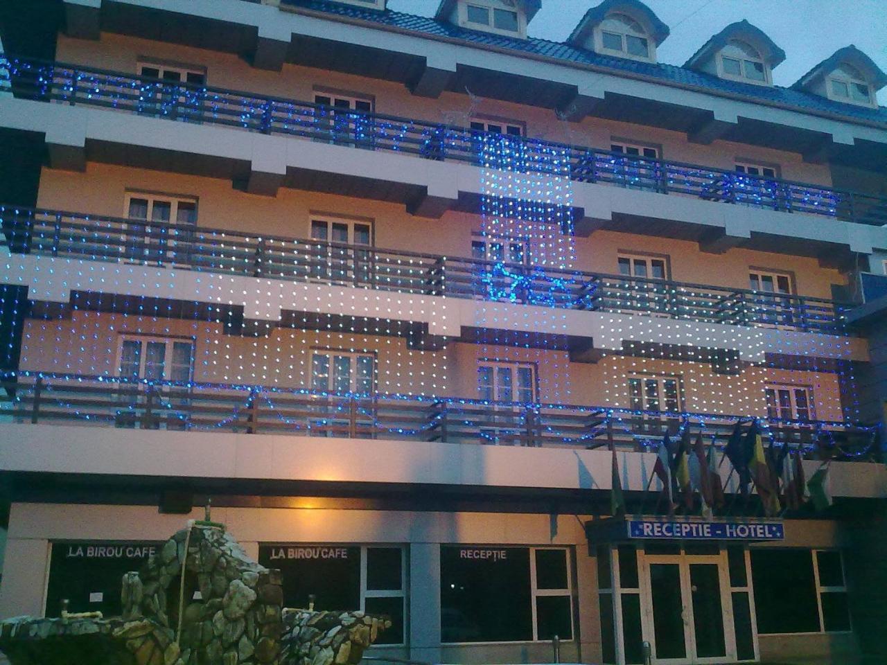 Hotel Ineul Rodna エクステリア 写真