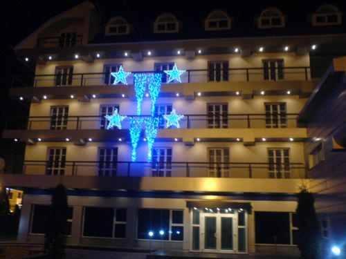 Hotel Ineul Rodna エクステリア 写真