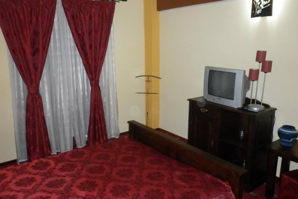 Hotel Ineul Rodna エクステリア 写真
