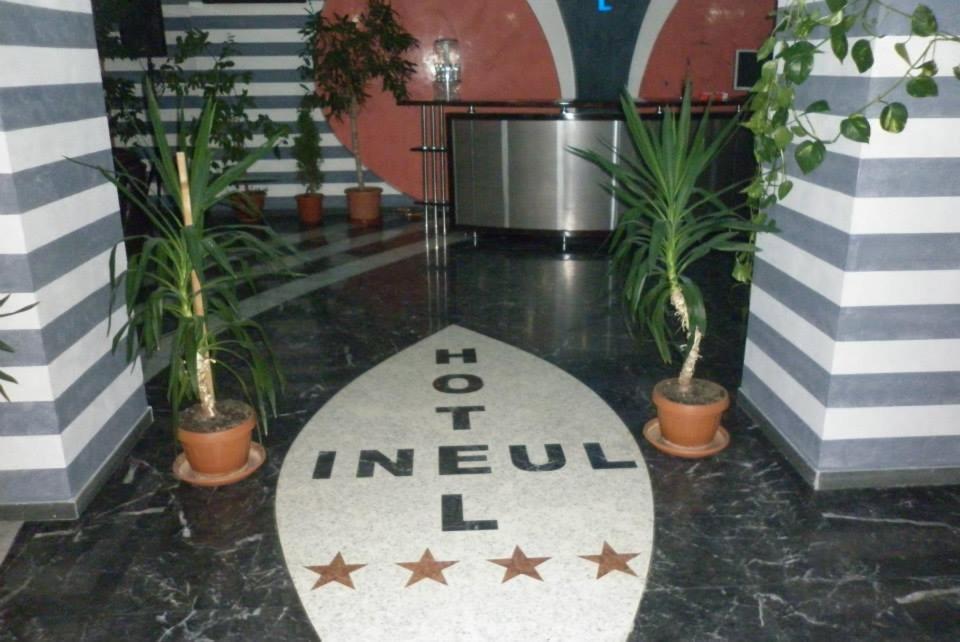 Hotel Ineul Rodna エクステリア 写真